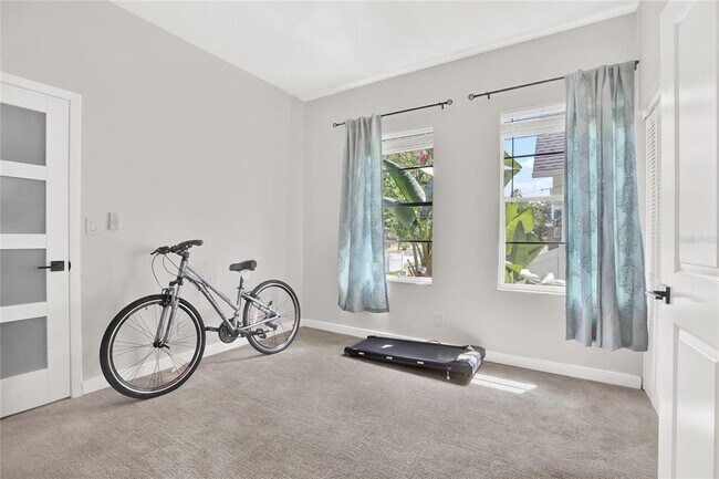 Building Photo - 4110 N Central Ave