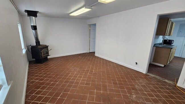 Building Photo - Ore