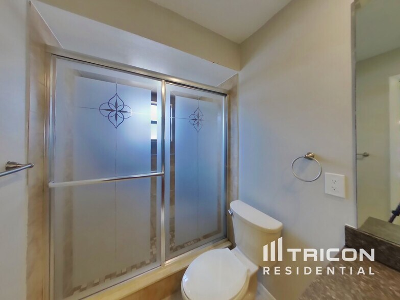 Building Photo - 8201 Golden Bear Loop