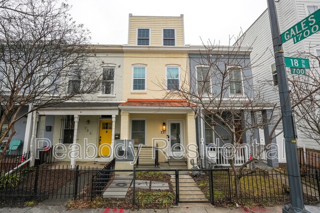 Primary Photo - 731 18th St NE
