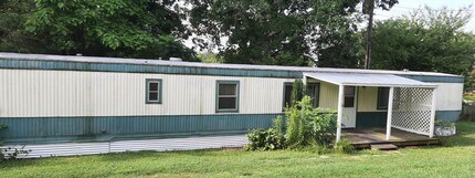 Building Photo - 3 Bedroom 1.5 Bath Mobile Home w/ Washer&D...
