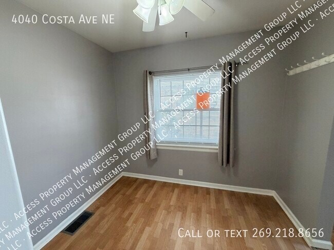 Building Photo - 4040 Costa Ave NE