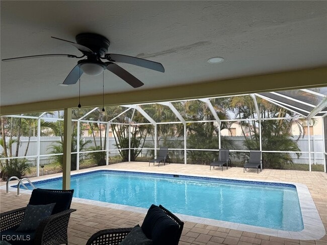 Building Photo - 1335 NE Pine Island Ln