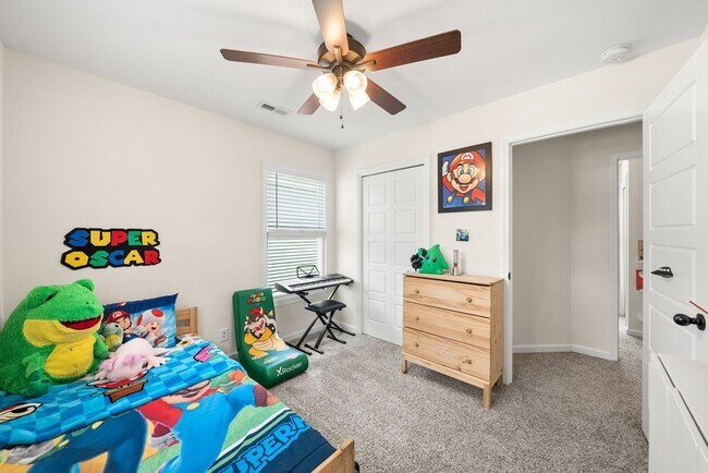 Building Photo - 411 Hillside Dr