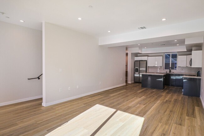 Building Photo - 5515 Glennie Ln