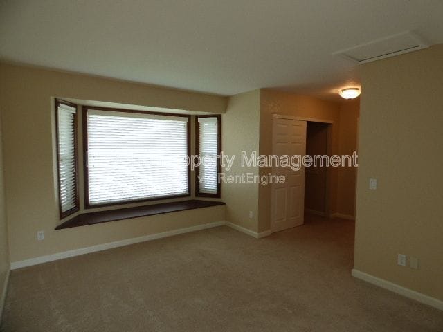 Building Photo - 521 Vicki Pl