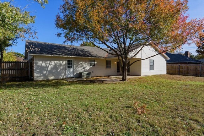 Building Photo - 3609 Cooper Branch E