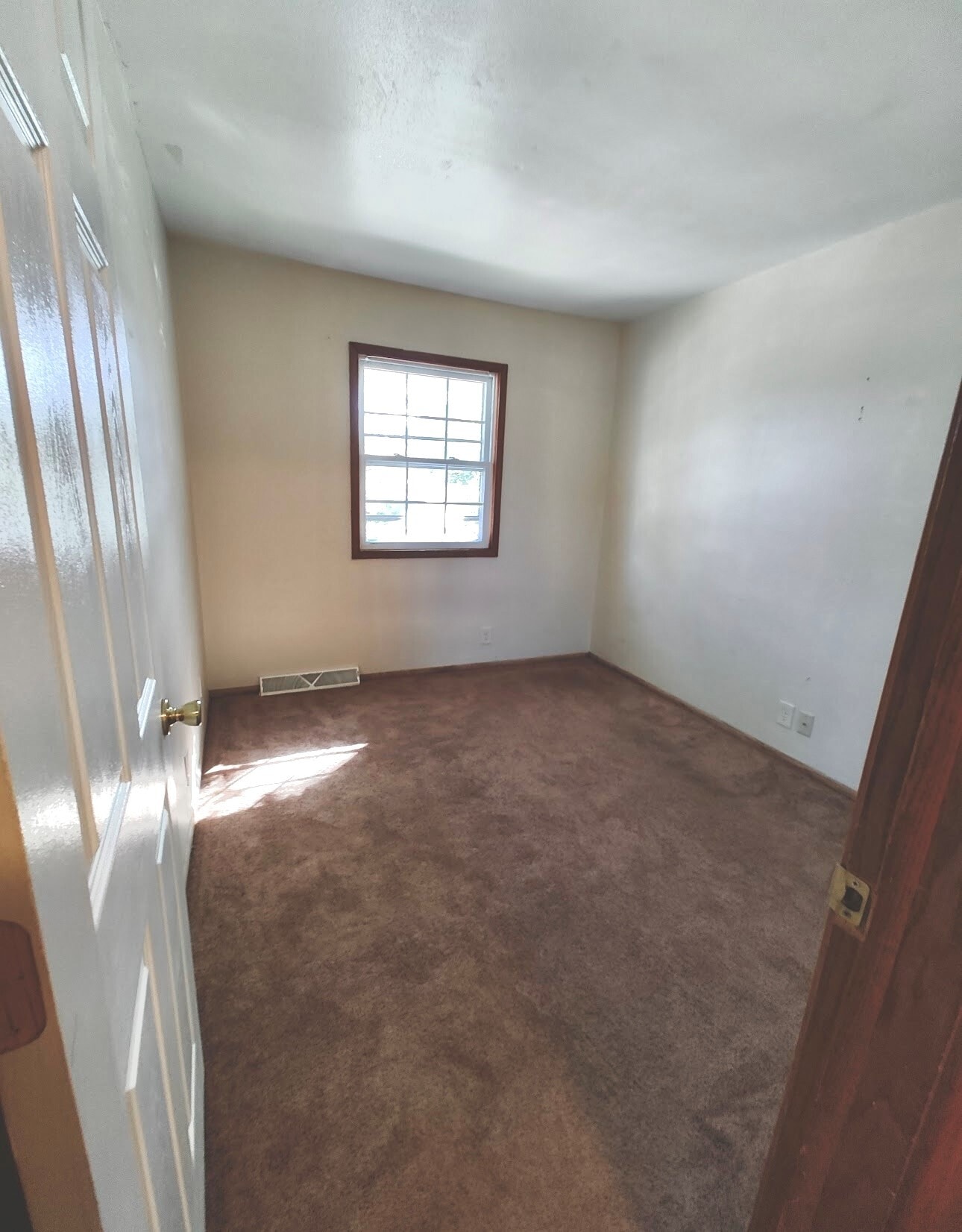 Building Photo - 8622 Westbrook Dr