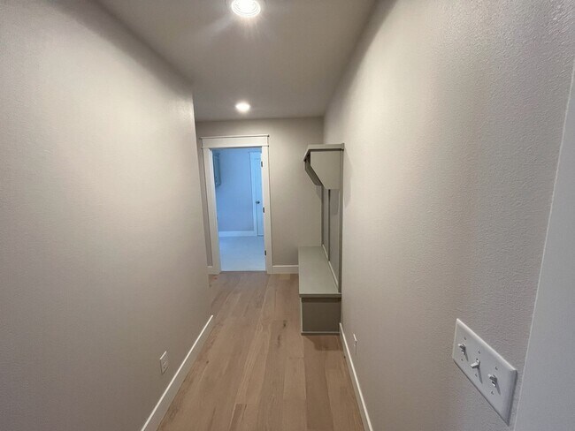 Building Photo - Nearly-new 4-bedroom, 2-bath home in the exclusive Lion's Gate Neighborhood!!!