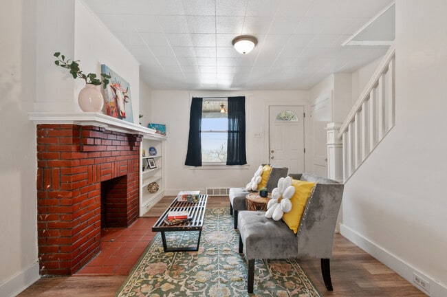 Building Photo - 2241 Hawthorne Ave