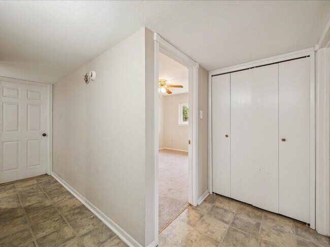 Building Photo - 3902 Broken Elm Dr