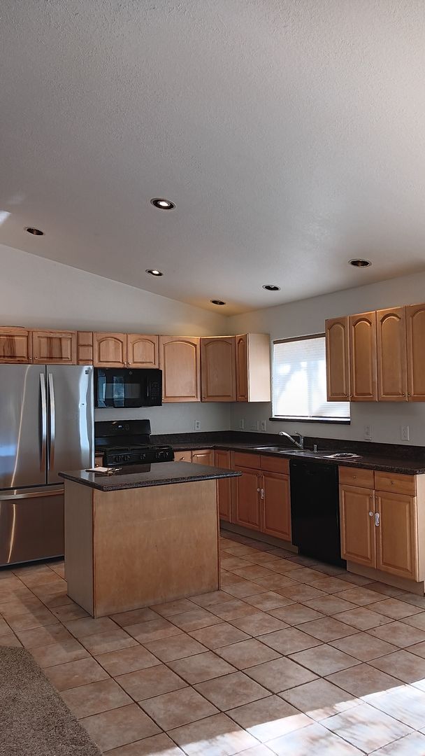 Building Photo - 49 Driftwood Dr