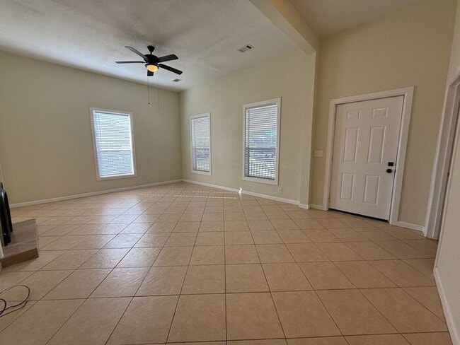 Building Photo - Pensacola - East Hill- 3 bedroom, 2 bathroom