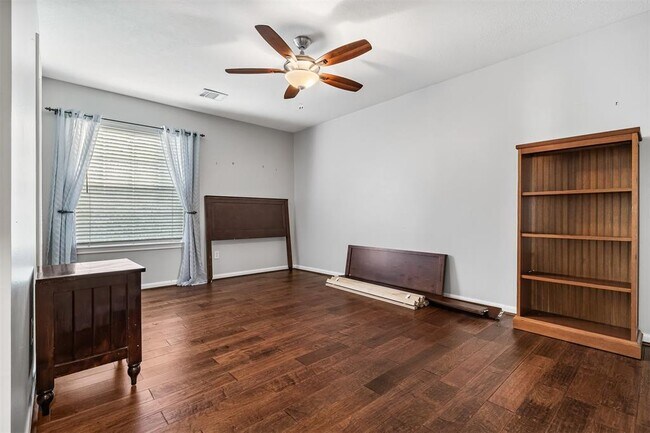 Building Photo - 11 Winrock Pl