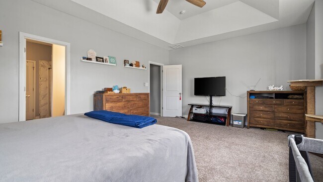 Building Photo - 4-Bedroom Hunter's Creek Gem