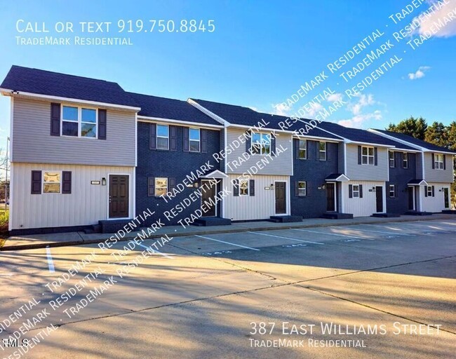 Building Photo - Gorgeous, Newly Renovated Townhome