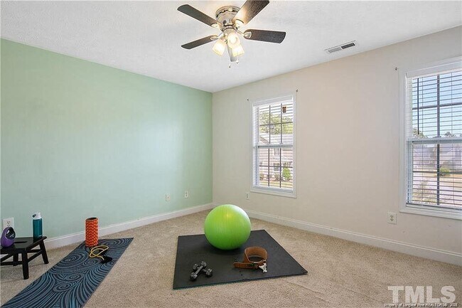Building Photo - 1600 Silver Ridge Ct