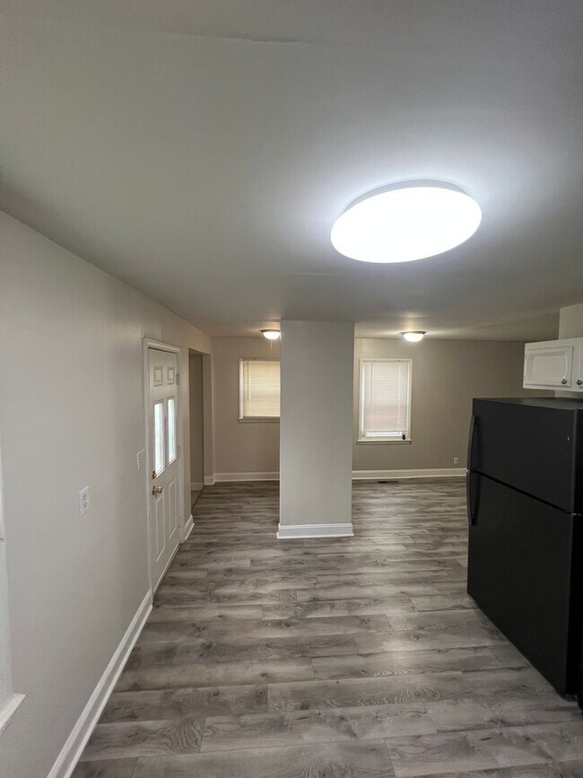 Building Photo - Beautiful 3 Bedroom 1 Bathroom Home