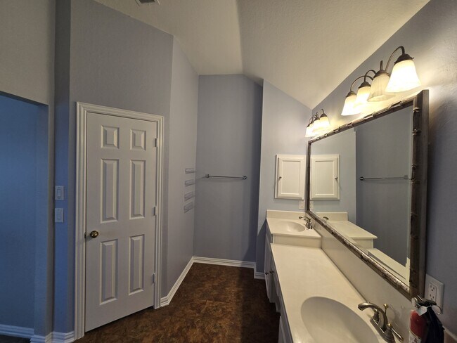 Building Photo - 4241 Arbor Ln