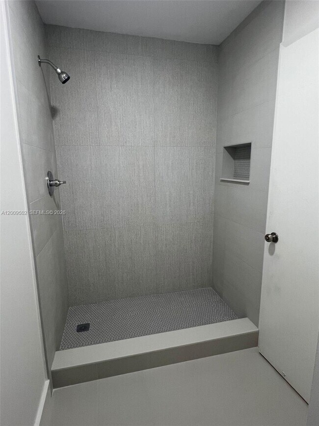 Building Photo - 9203 SW 138th Pl