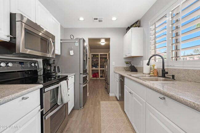 Building Photo - 24810 S Foxglenn Dr