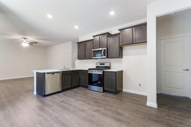 Building Photo - 3902 Oak Crk Cir