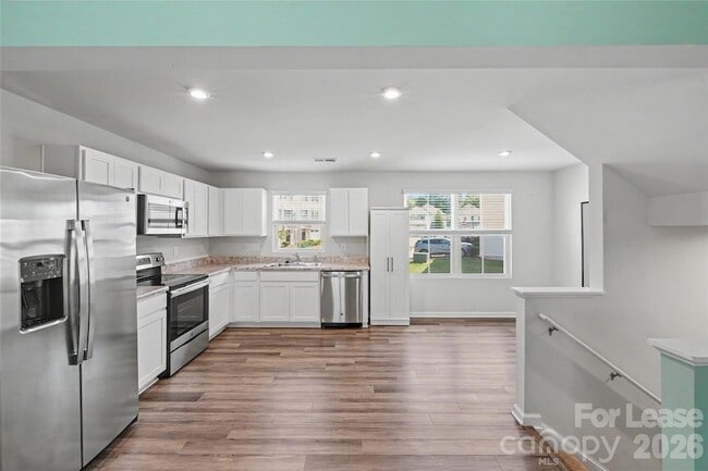 Building Photo - 6042 Cutwater Cir