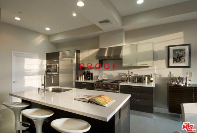 Building Photo - 2216 Main St