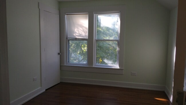 Building Photo - FABULOUS!!! BARRINGTON Downtown location
