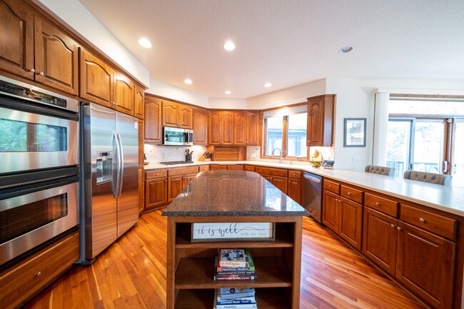 Building Photo - 4750 Merrimac Ct N