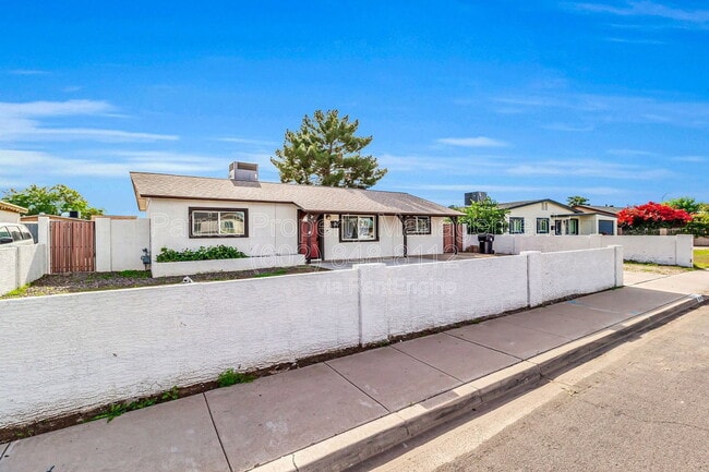 Building Photo - 449 E Harmony Ave