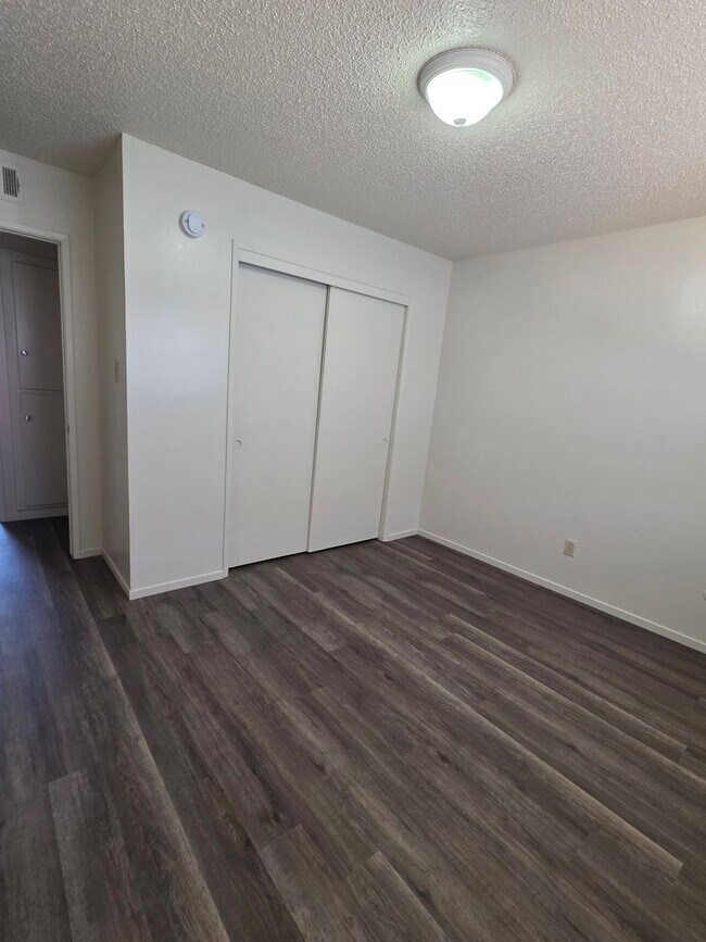 Building Photo - 114A Garnsey Ave