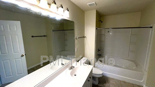 Building Photo - 316 Linden Park Ln