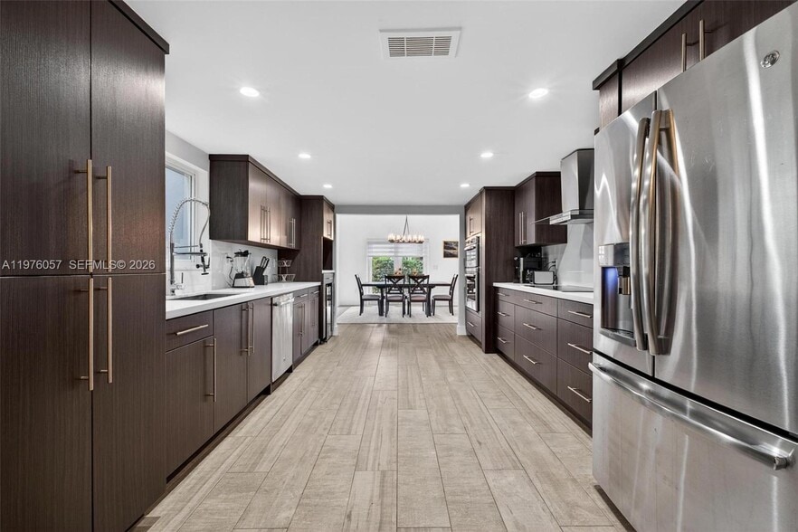 Building Photo - 3231 Salzedo St