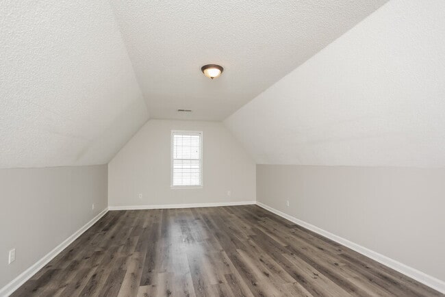 Building Photo - 2675 Meis Ln