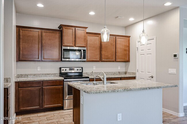 Building Photo - 20492 W Alsap Rd