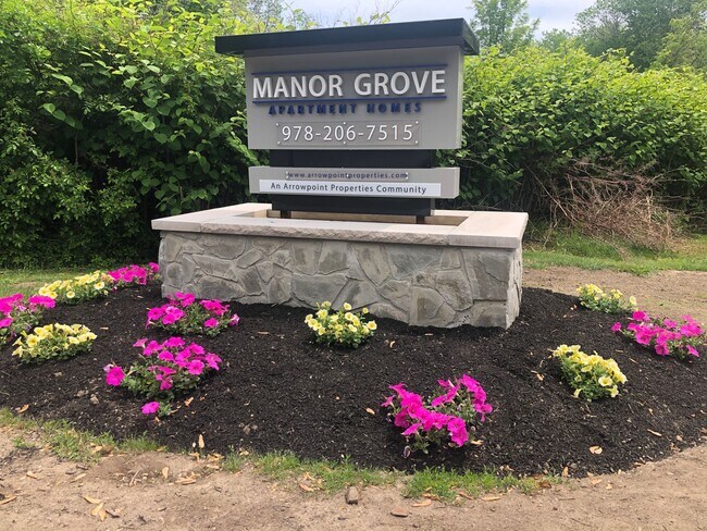 Building Photo - 14 Manor Dr