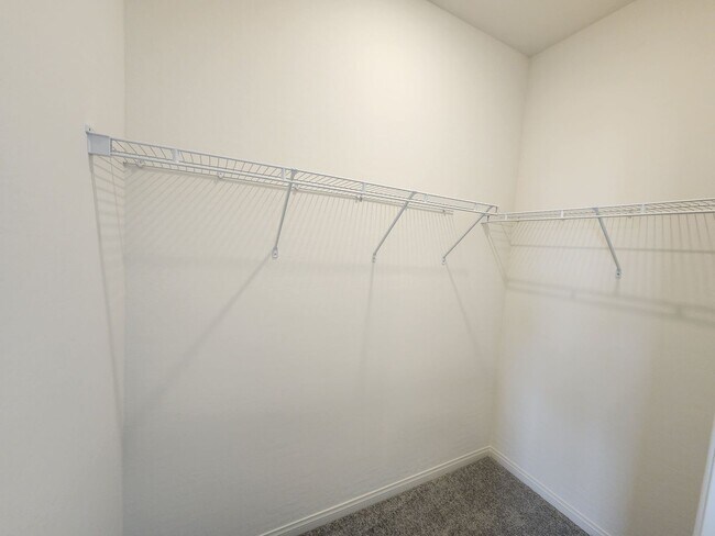 Building Photo - WOW Four Bedroom in North Summerlin!
