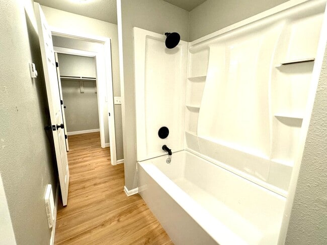 Building Photo - Modern 2BR, 1.5BA Duplex in Gig Harbor - F...