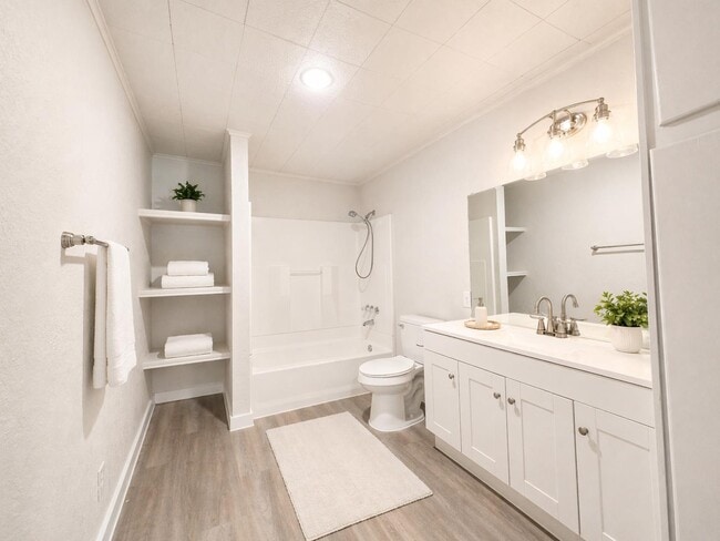 Building Photo - 299 Francis St