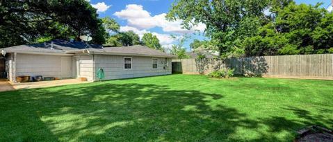 Building Photo - 7519 Schiller-