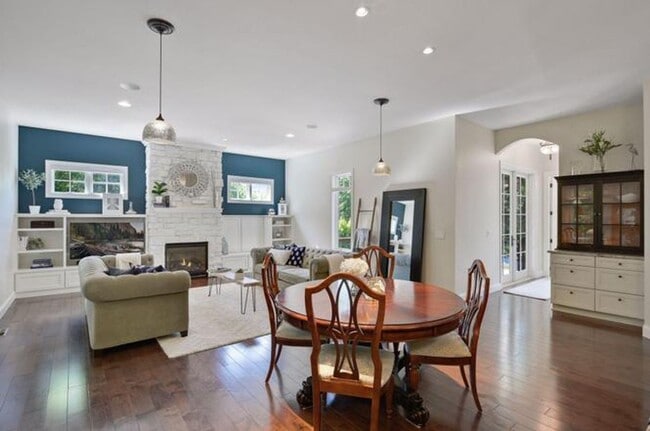 Building Photo - Luxury Living in Minnetonka – 6BR Home in Prime  Location