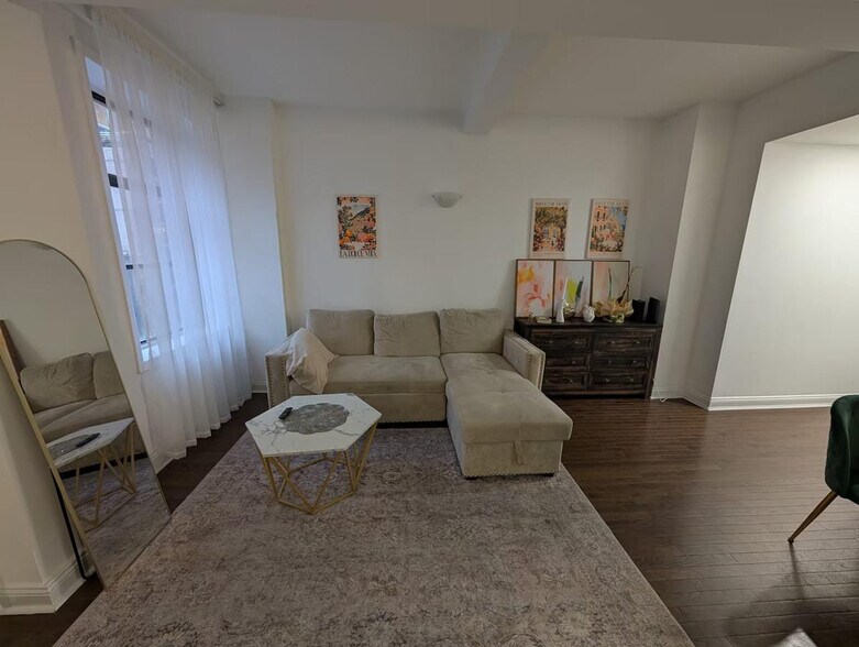 Building Photo - 221 E 50th St