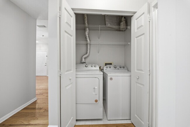 Building Photo - 300 Yarmouth St