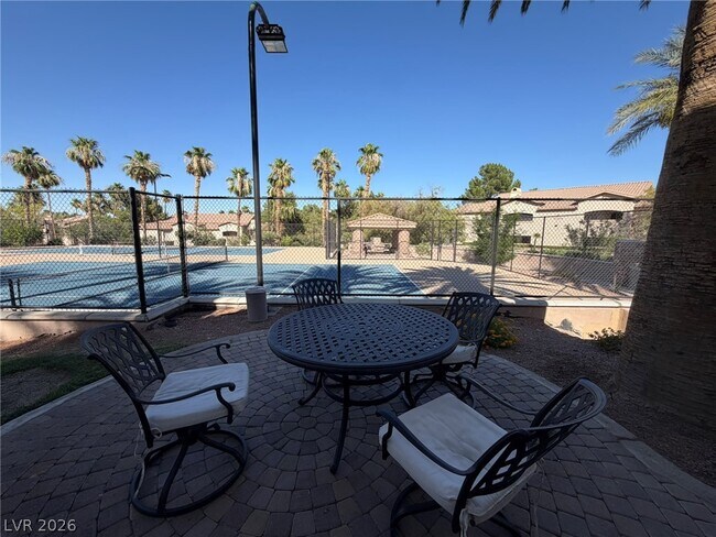 Building Photo - 2050 W Warm Springs Rd