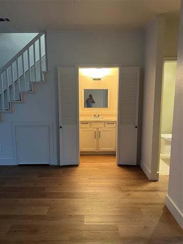 Building Photo - 3919 Cole Ave