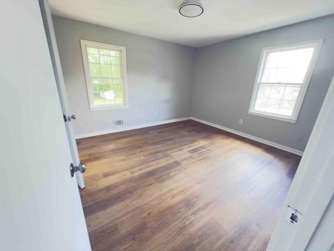 Building Photo - 4307 Parkview Dr