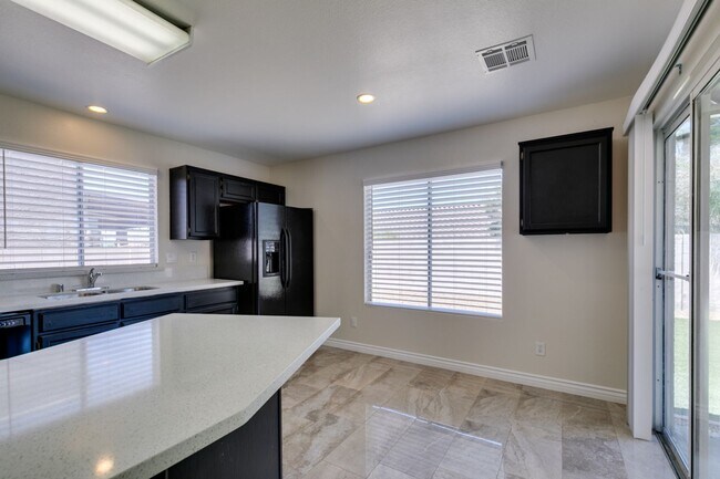 Building Photo - 434 Viewmont Dr