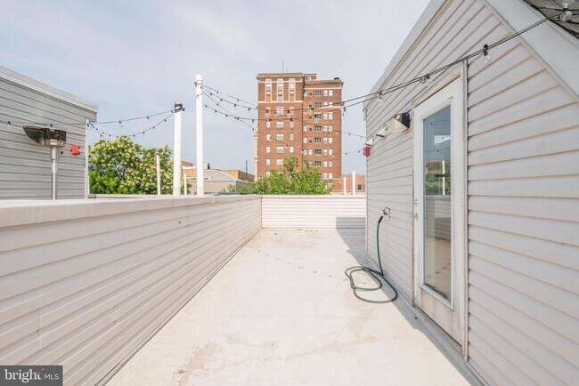 Building Photo - 1222 N 7th St