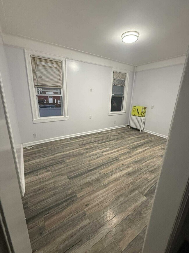 Building Photo - 225 McAdoo Ave